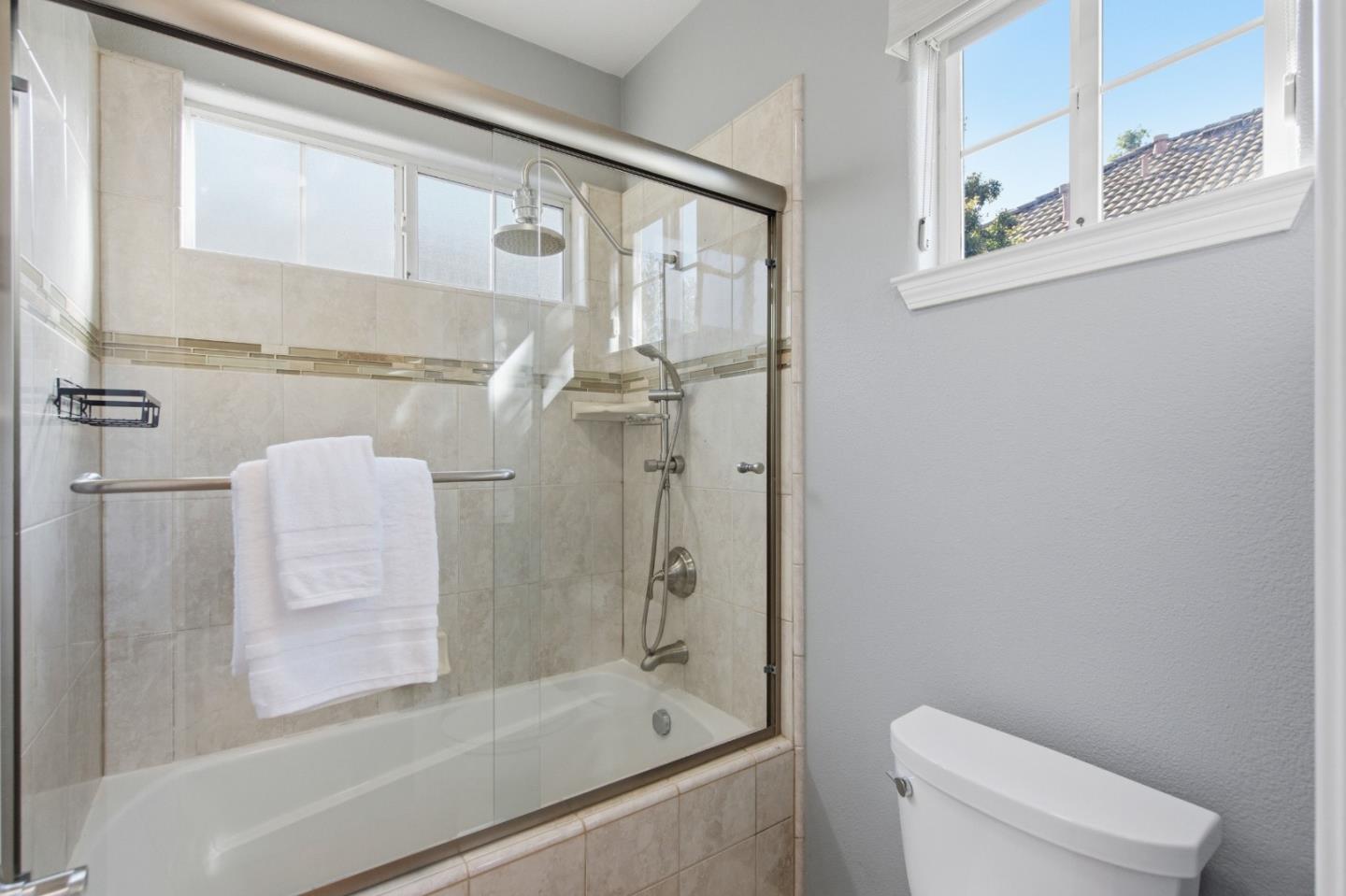 Detail Gallery Image 34 of 37 For 39 Arroyo View Cir, Belmont,  CA 94002 - 3 Beds | 2/1 Baths