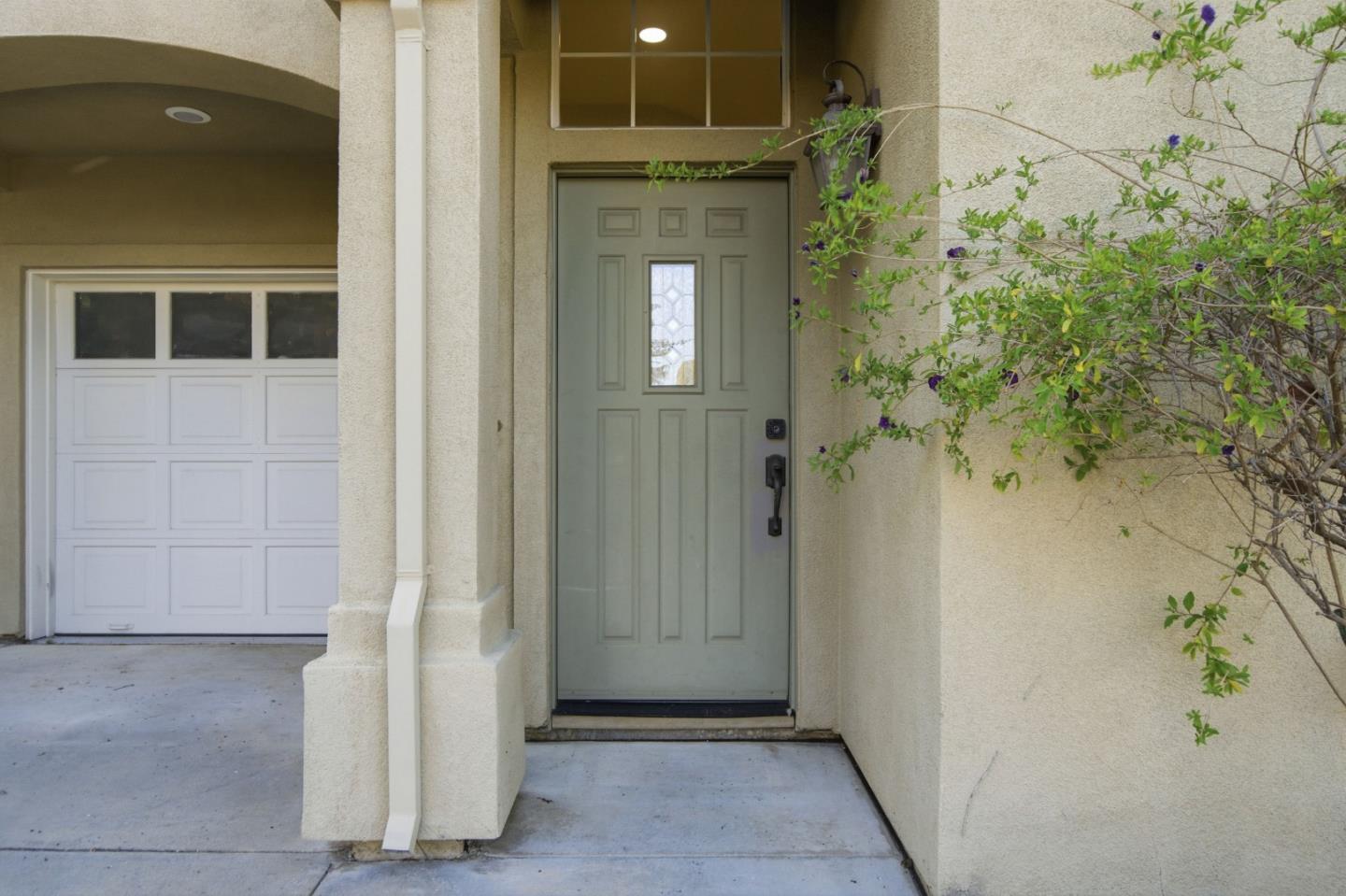Detail Gallery Image 4 of 37 For 39 Arroyo View Cir, Belmont,  CA 94002 - 3 Beds | 2/1 Baths