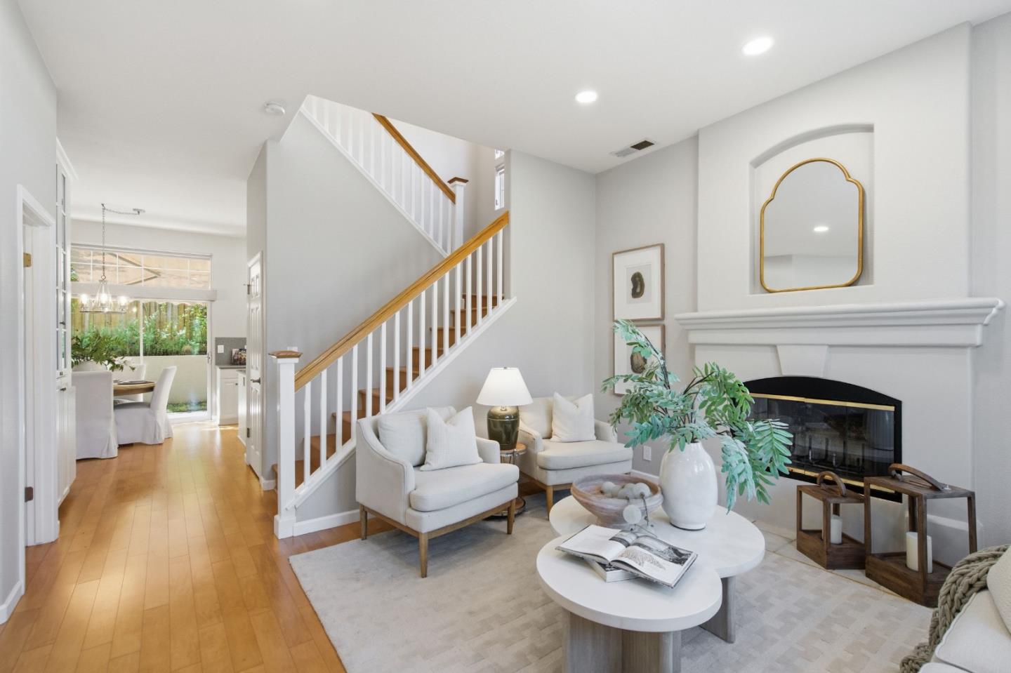 Detail Gallery Image 8 of 37 For 39 Arroyo View Cir, Belmont,  CA 94002 - 3 Beds | 2/1 Baths