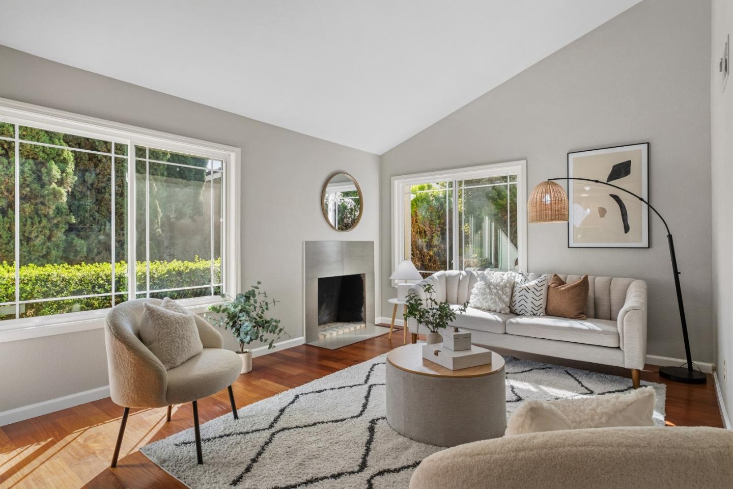 Detail Gallery Image 2 of 49 For 1352 Cutforth Ct, San Jose,  CA 95132 - 4 Beds | 2/1 Baths