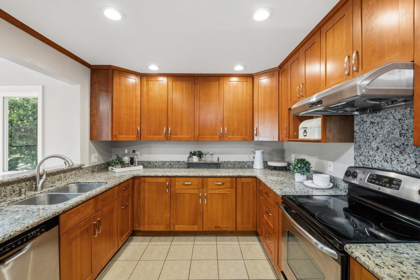 Detail Gallery Image 24 of 49 For 1352 Cutforth Ct, San Jose,  CA 95132 - 4 Beds | 2/1 Baths