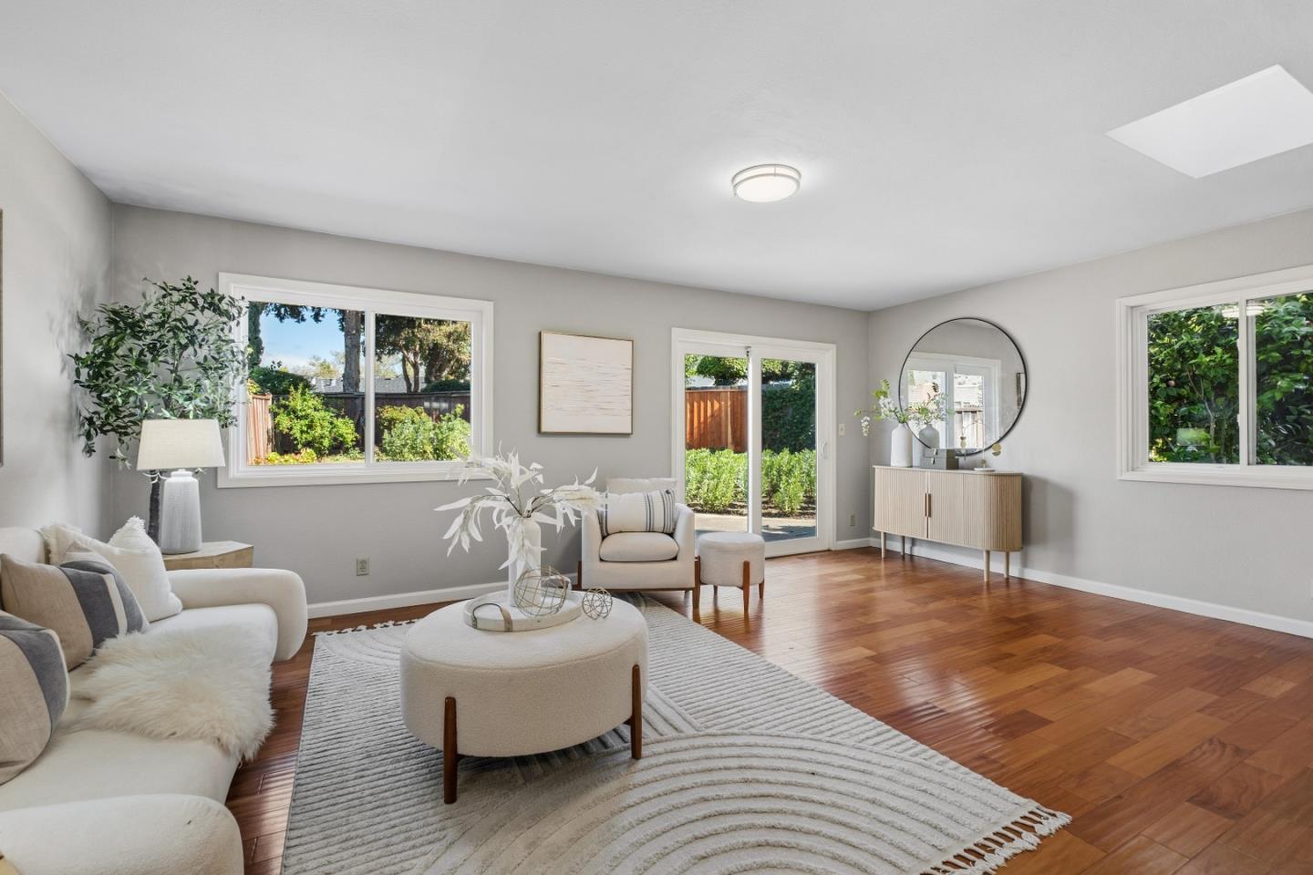 Detail Gallery Image 3 of 49 For 1352 Cutforth Ct, San Jose,  CA 95132 - 4 Beds | 2/1 Baths