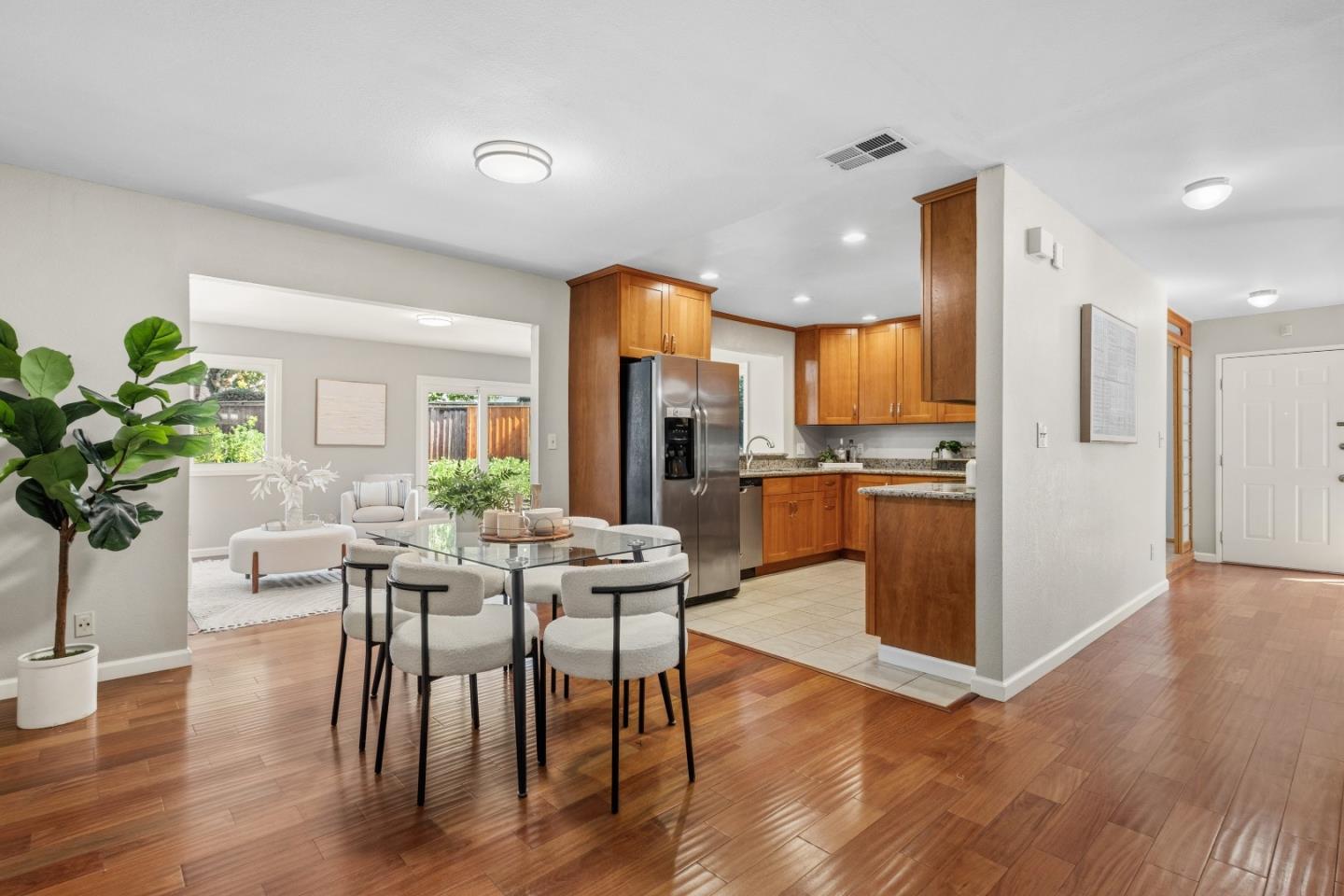 Detail Gallery Image 8 of 49 For 1352 Cutforth Ct, San Jose,  CA 95132 - 4 Beds | 2/1 Baths