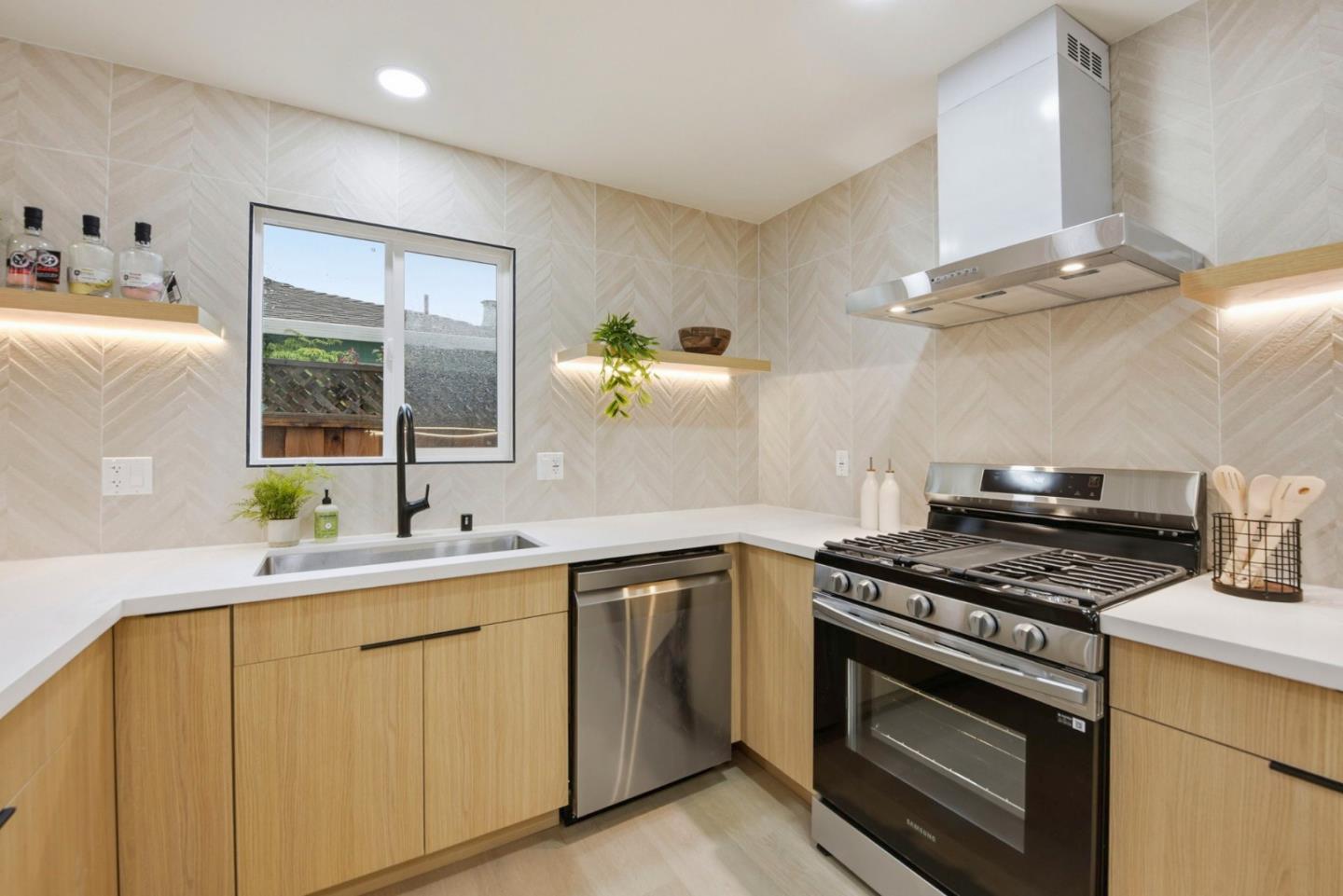 Detail Gallery Image 8 of 28 For 35172 Lancero St, Fremont,  CA 94536 - 4 Beds | 2 Baths