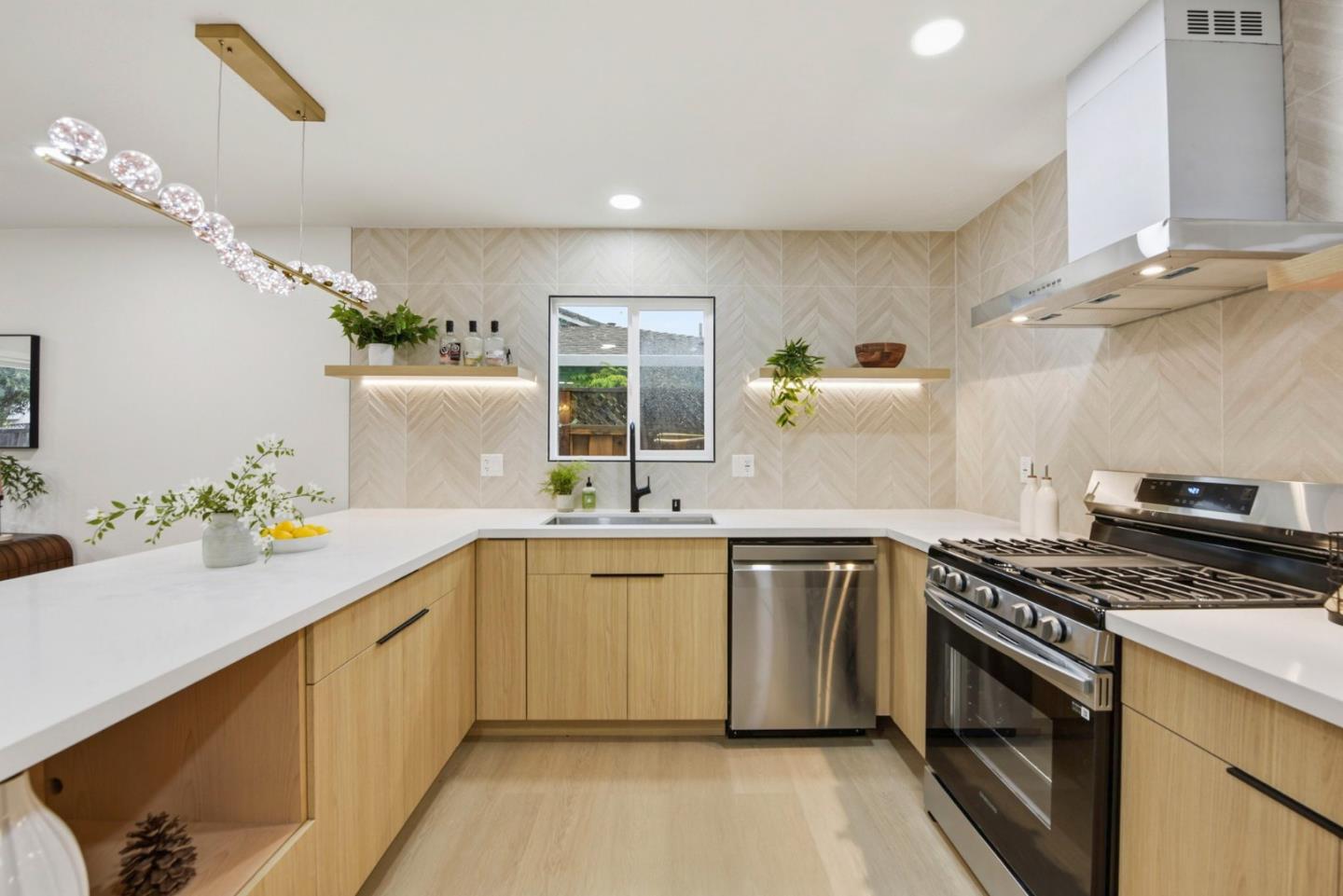 Detail Gallery Image 9 of 28 For 35172 Lancero St, Fremont,  CA 94536 - 4 Beds | 2 Baths