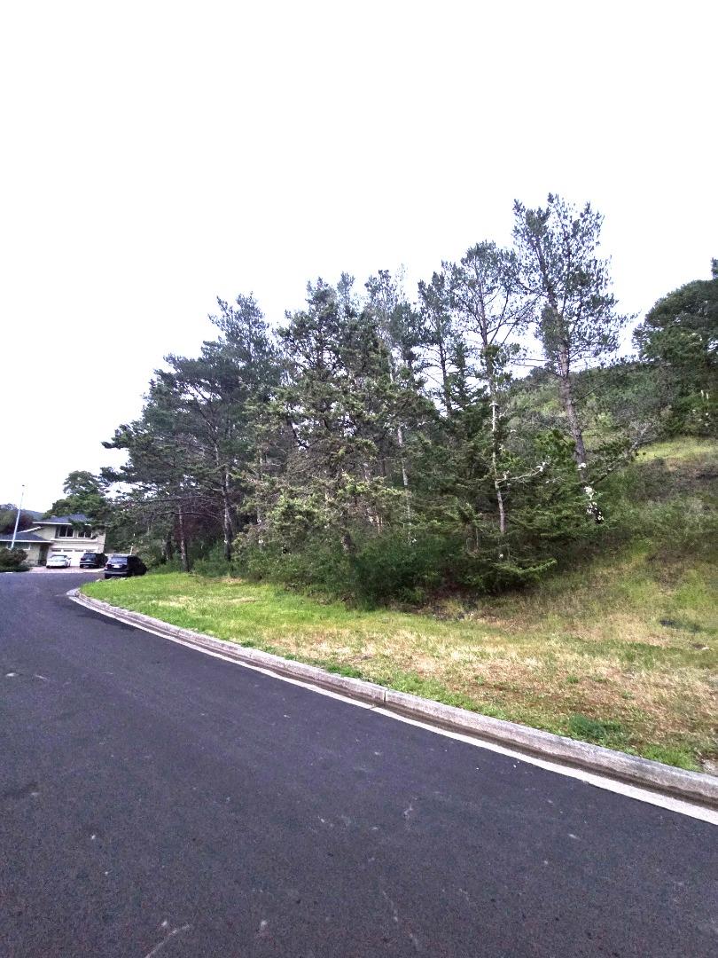 Detail Gallery Image 2 of 6 For 20 Barton Pl, Pacifica,  CA 94044 - – Beds | – Baths