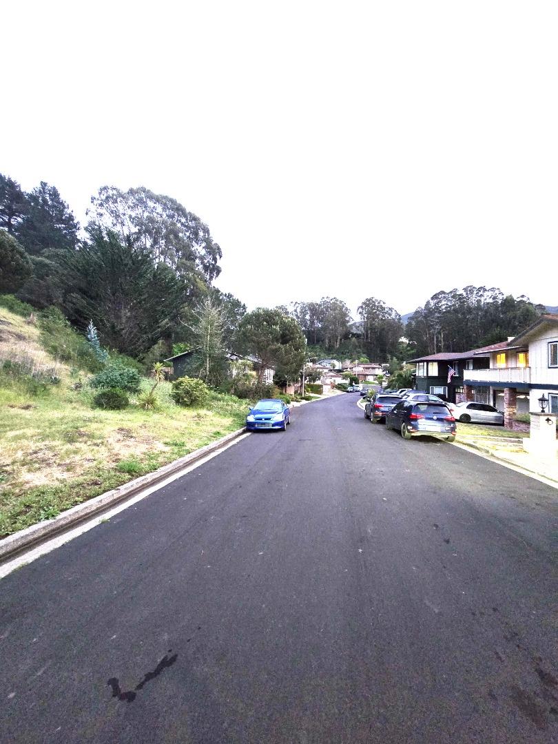 Detail Gallery Image 4 of 6 For 20 Barton Pl, Pacifica,  CA 94044 - – Beds | – Baths