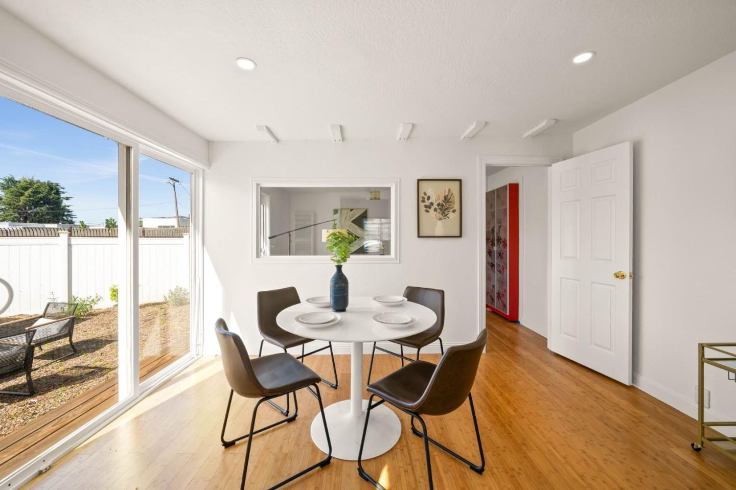 Detail Gallery Image 9 of 21 For 1330 Northside Ave, Berkeley,  CA 94702 - 2 Beds | 1 Baths