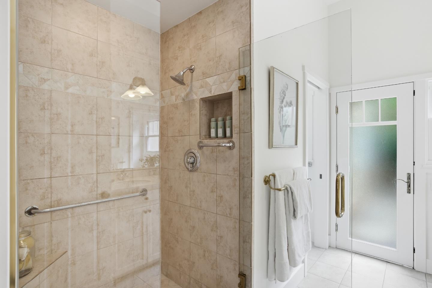 Detail Gallery Image 11 of 36 For 2136 Clayton Dr, Menlo Park,  CA 94025 - 5 Beds | 3/3 Baths