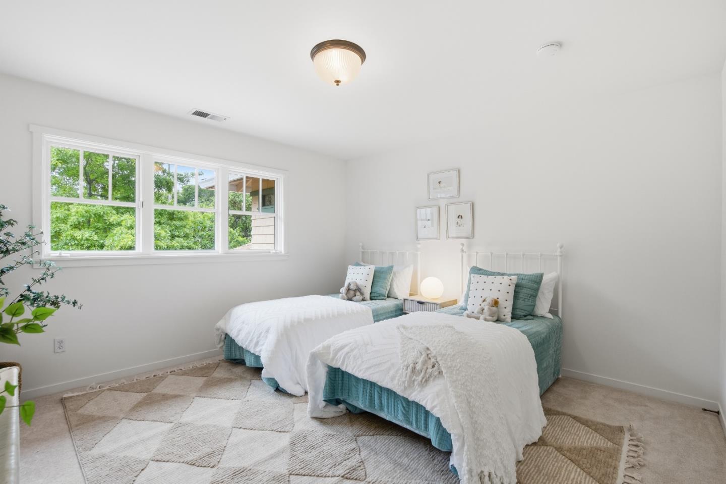 Detail Gallery Image 21 of 36 For 2136 Clayton Dr, Menlo Park,  CA 94025 - 5 Beds | 3/3 Baths