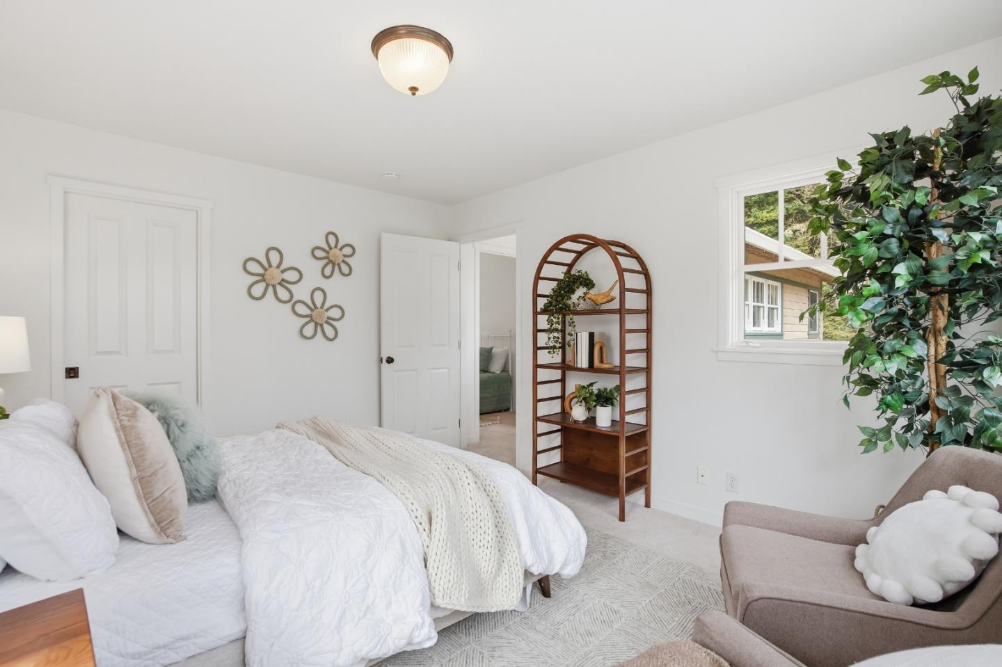 Detail Gallery Image 24 of 36 For 2136 Clayton Dr, Menlo Park,  CA 94025 - 5 Beds | 3/3 Baths