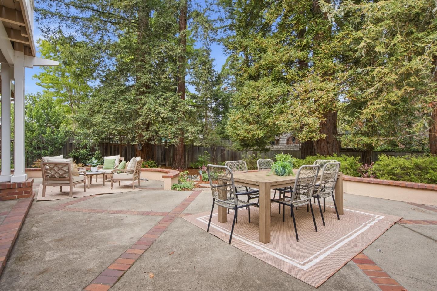 Detail Gallery Image 27 of 36 For 2136 Clayton Dr, Menlo Park,  CA 94025 - 5 Beds | 3/3 Baths