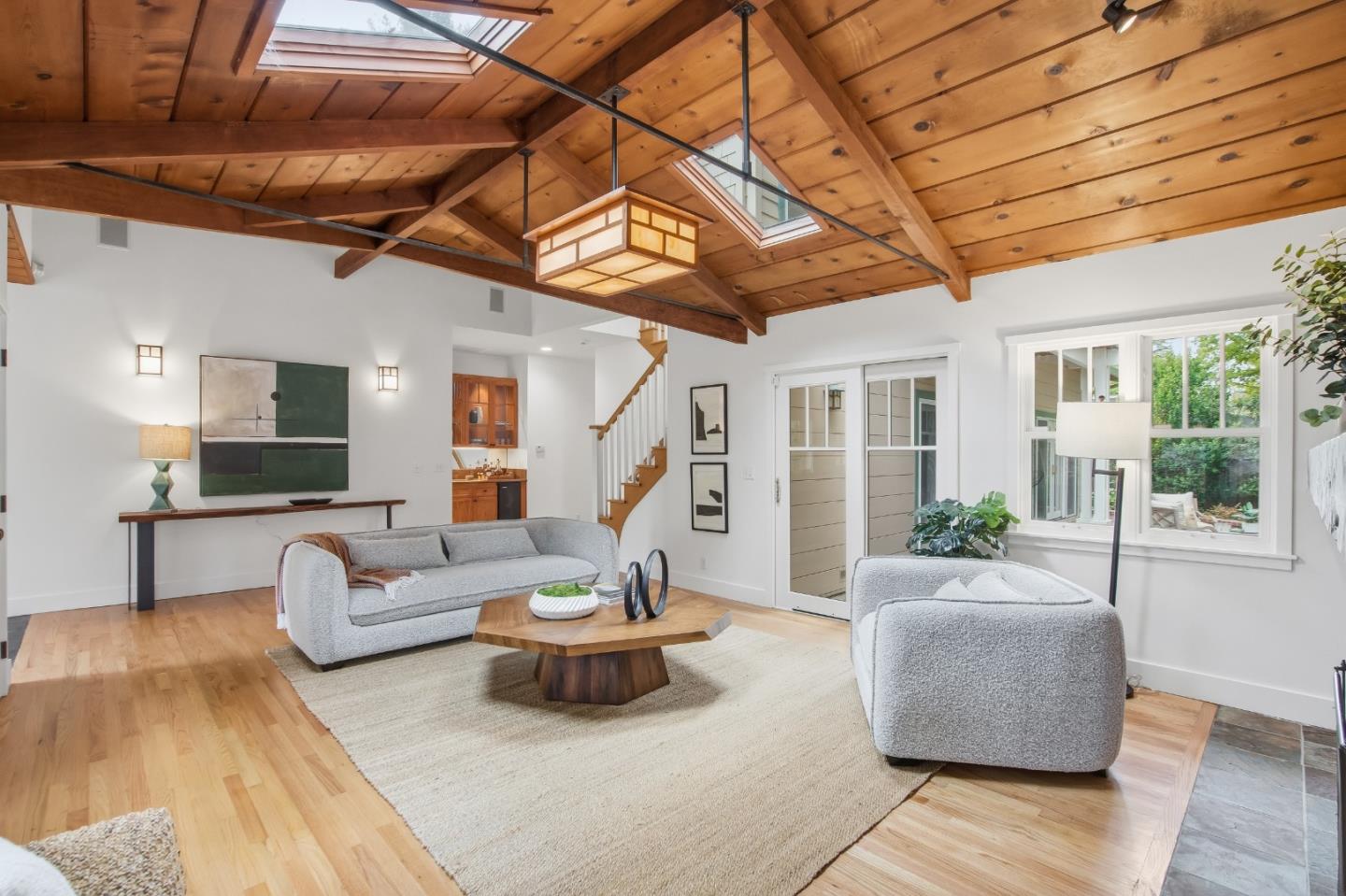 Detail Gallery Image 3 of 36 For 2136 Clayton Dr, Menlo Park,  CA 94025 - 5 Beds | 3/3 Baths