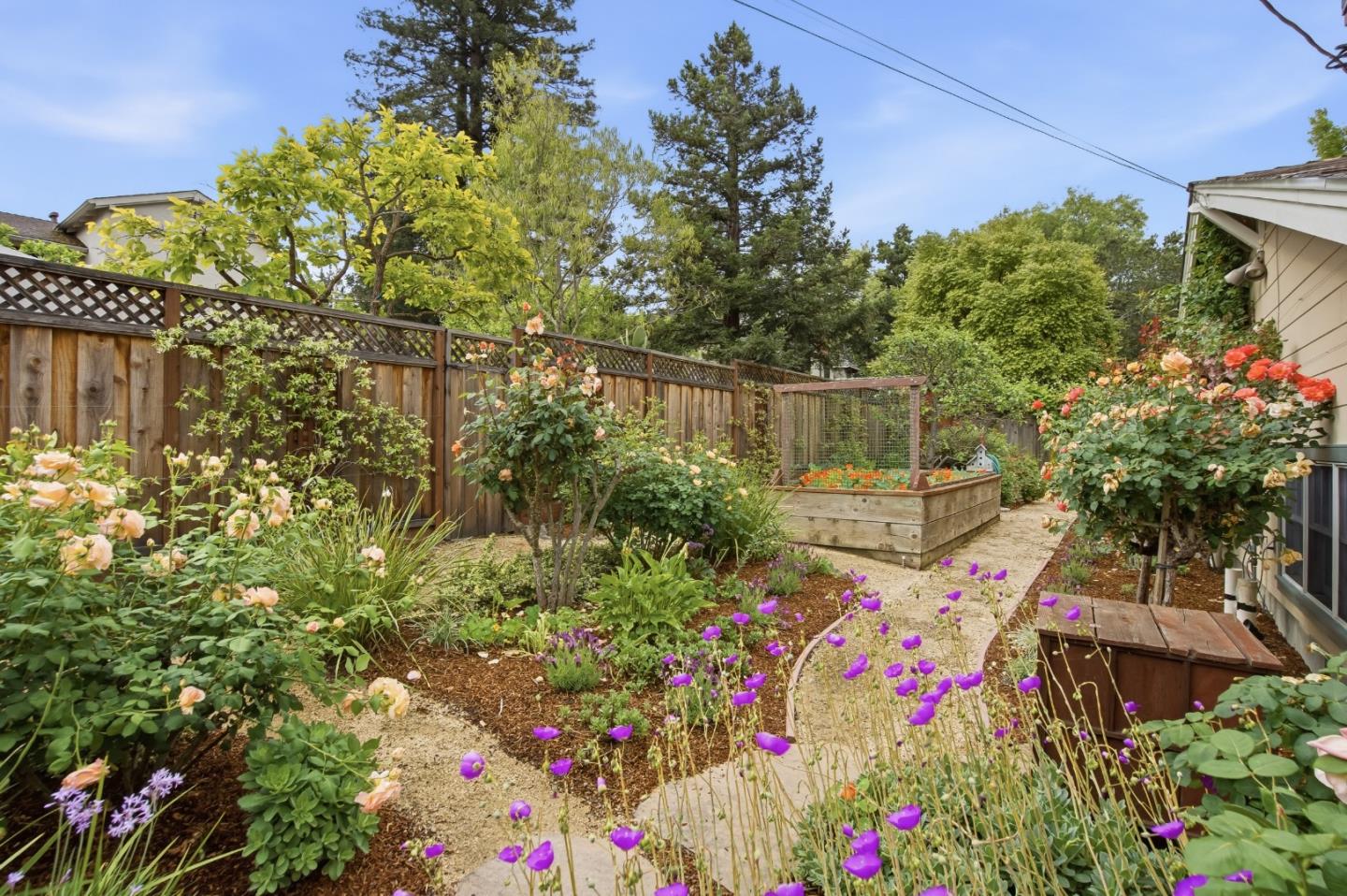 Detail Gallery Image 30 of 36 For 2136 Clayton Dr, Menlo Park,  CA 94025 - 5 Beds | 3/3 Baths