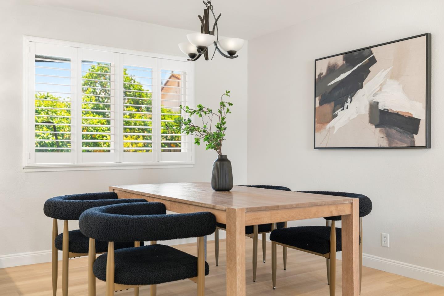 Detail Gallery Image 4 of 20 For 1926 Cape Hilda Pl, San Jose,  CA 95133 - 5 Beds | 3 Baths