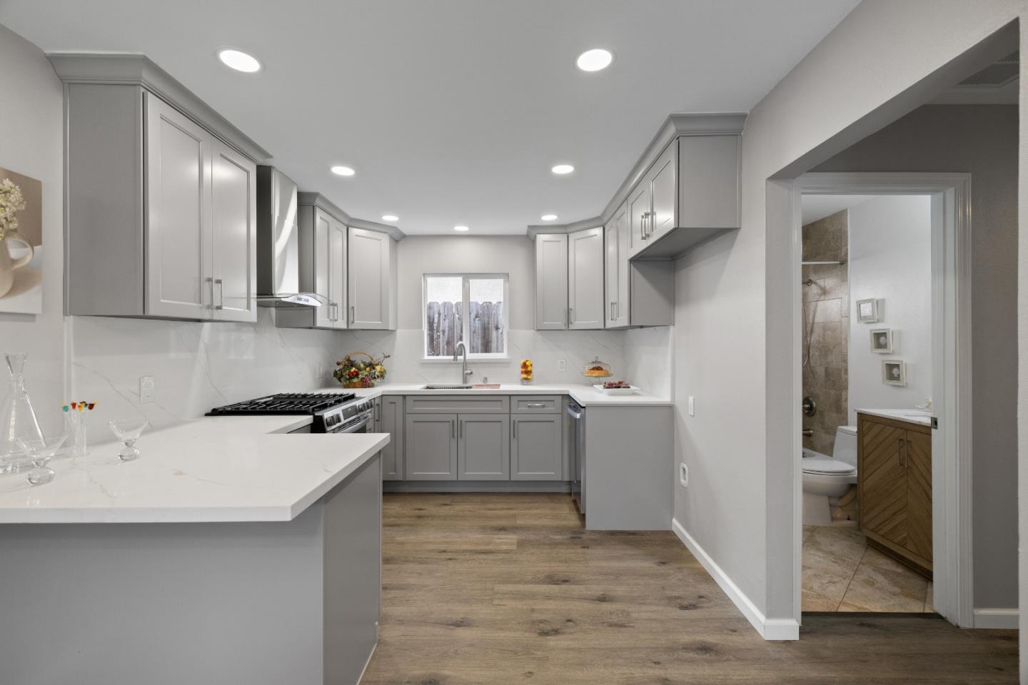 Detail Gallery Image 10 of 25 For 227 Lippert Ave, Fremont,  CA 94539 - 3 Beds | 2 Baths