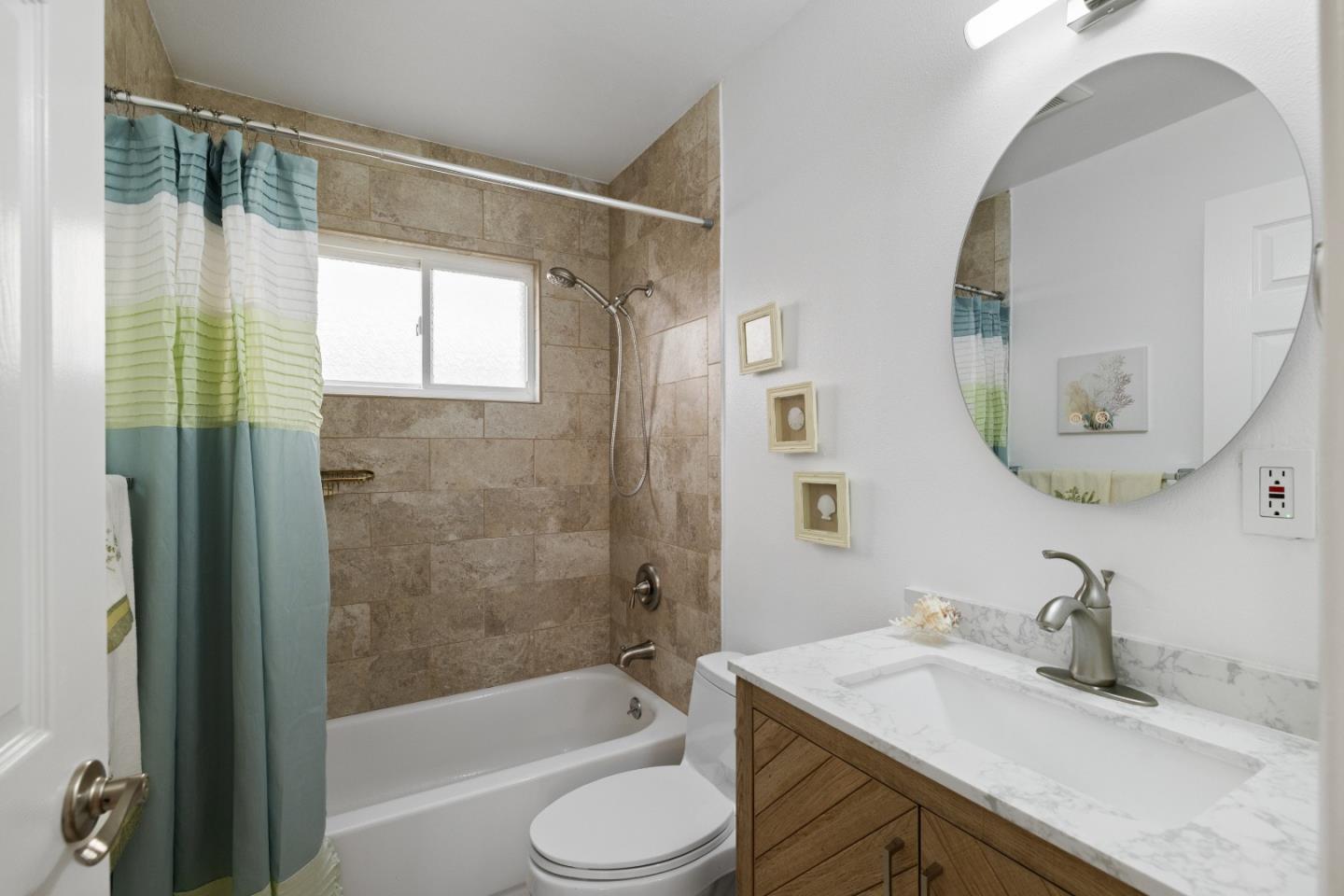 Detail Gallery Image 17 of 25 For 227 Lippert Ave, Fremont,  CA 94539 - 3 Beds | 2 Baths
