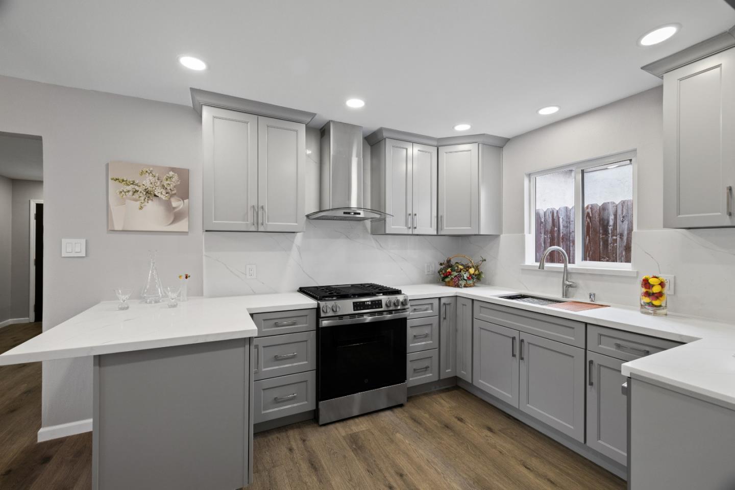 Detail Gallery Image 9 of 25 For 227 Lippert Ave, Fremont,  CA 94539 - 3 Beds | 2 Baths