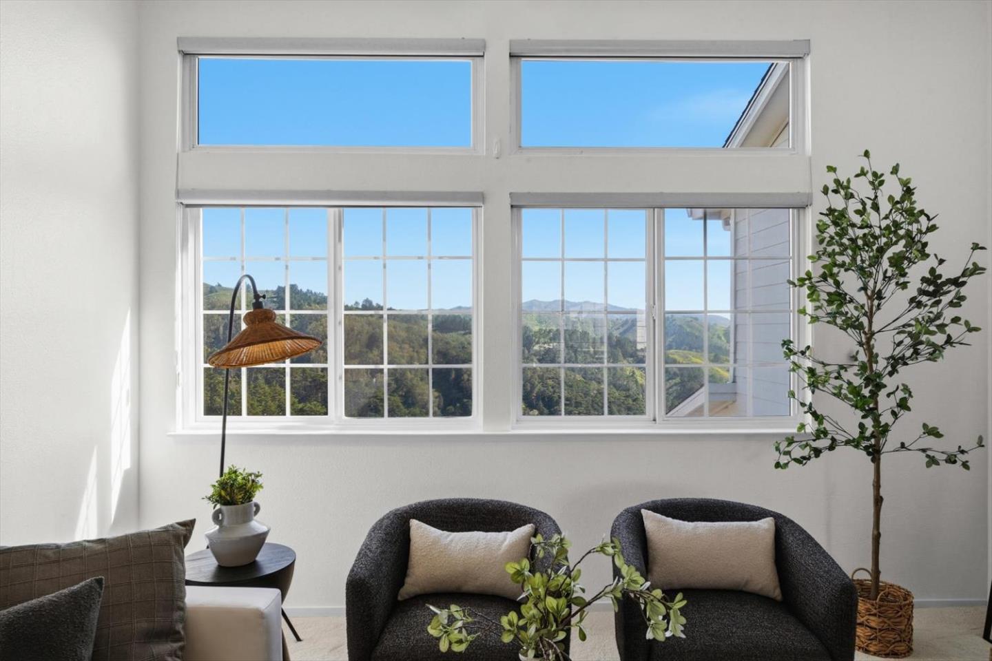 Detail Gallery Image 10 of 52 For 129 Outlook Cir, Pacifica,  CA 94044 - 3 Beds | 2 Baths