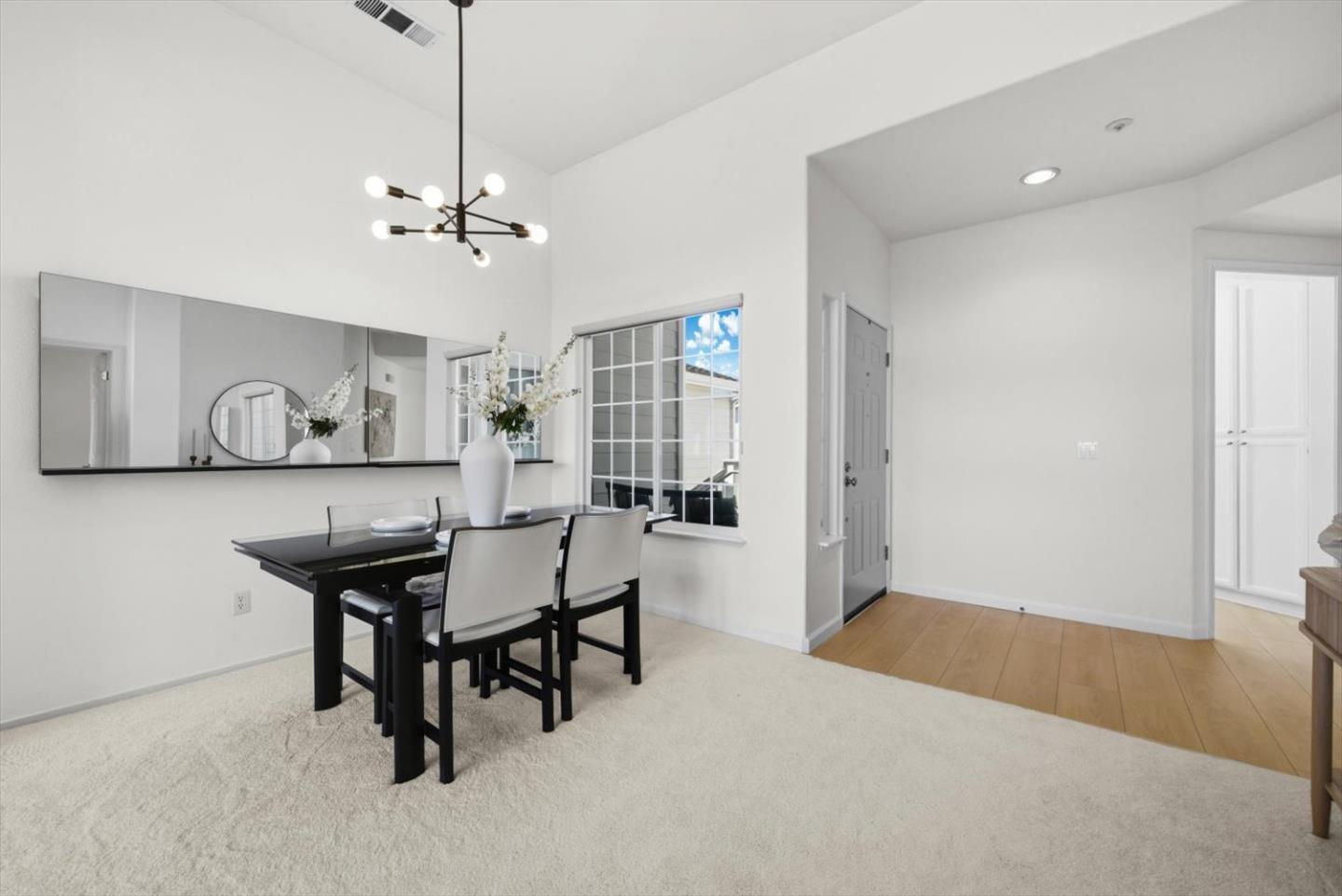 Detail Gallery Image 13 of 52 For 129 Outlook Cir, Pacifica,  CA 94044 - 3 Beds | 2 Baths