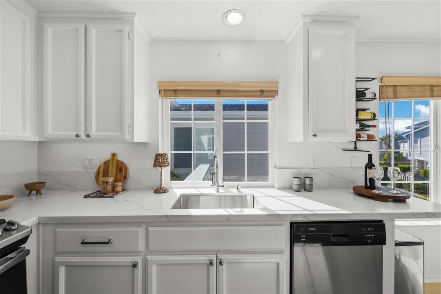 Detail Gallery Image 15 of 52 For 129 Outlook Cir, Pacifica,  CA 94044 - 3 Beds | 2 Baths