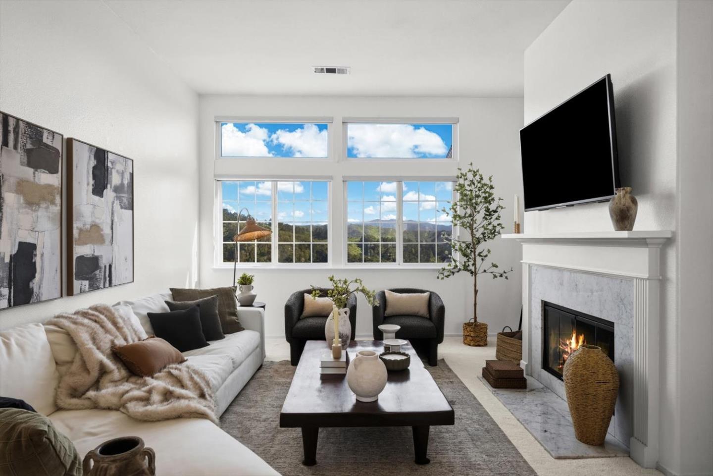 Detail Gallery Image 2 of 52 For 129 Outlook Cir, Pacifica,  CA 94044 - 3 Beds | 2 Baths