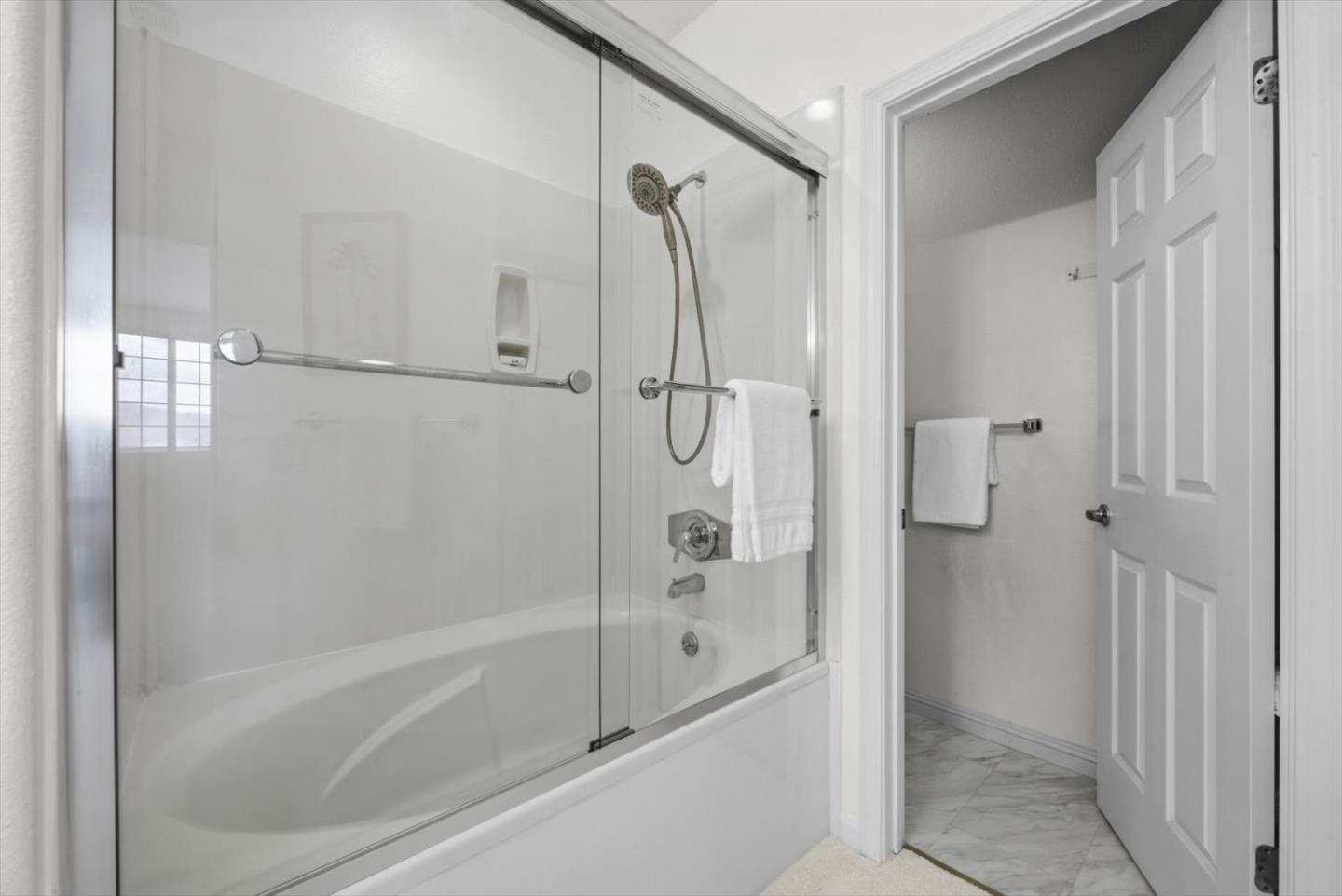 Detail Gallery Image 26 of 52 For 129 Outlook Cir, Pacifica,  CA 94044 - 3 Beds | 2 Baths