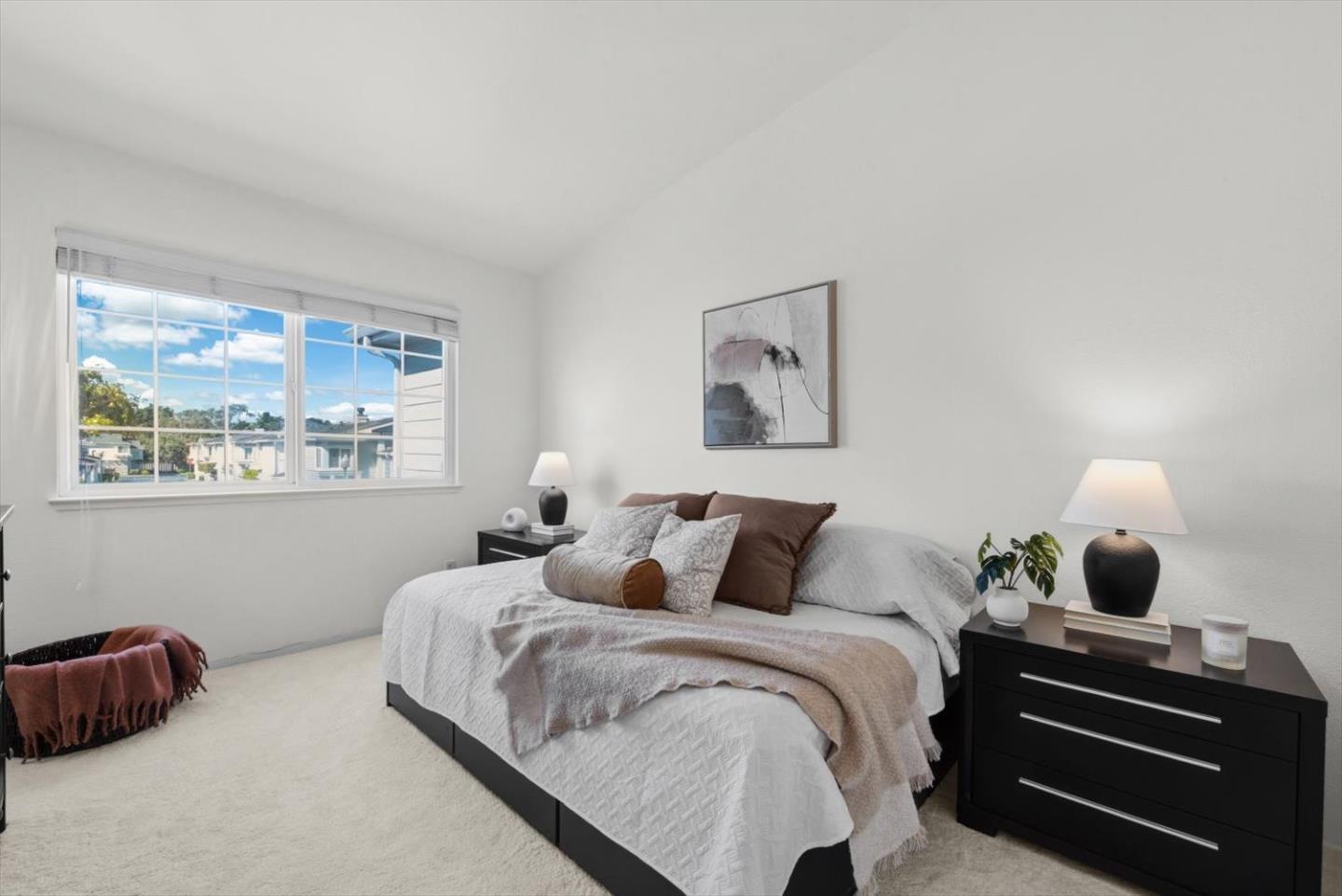 Detail Gallery Image 33 of 52 For 129 Outlook Cir, Pacifica,  CA 94044 - 3 Beds | 2 Baths