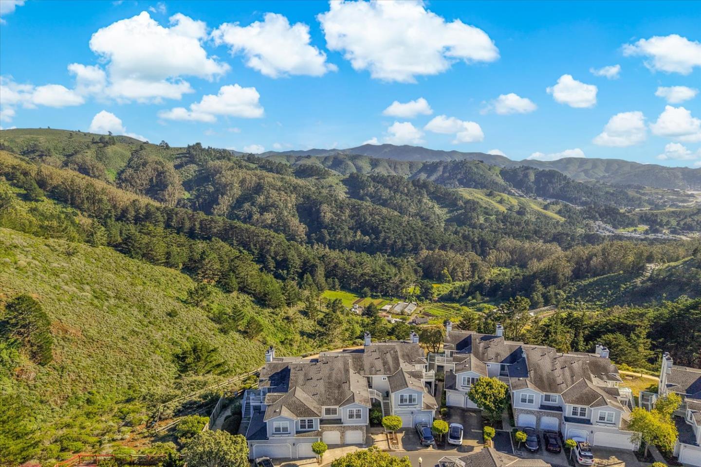 Detail Gallery Image 45 of 52 For 129 Outlook Cir, Pacifica,  CA 94044 - 3 Beds | 2 Baths