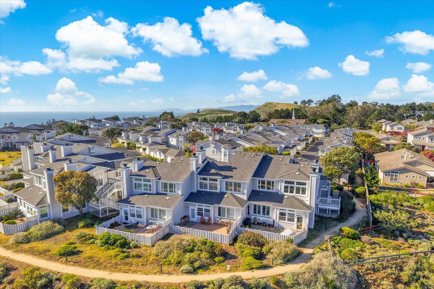 Detail Gallery Image 46 of 52 For 129 Outlook Cir, Pacifica,  CA 94044 - 3 Beds | 2 Baths