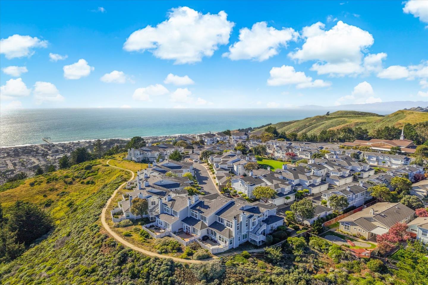 Detail Gallery Image 49 of 52 For 129 Outlook Cir, Pacifica,  CA 94044 - 3 Beds | 2 Baths
