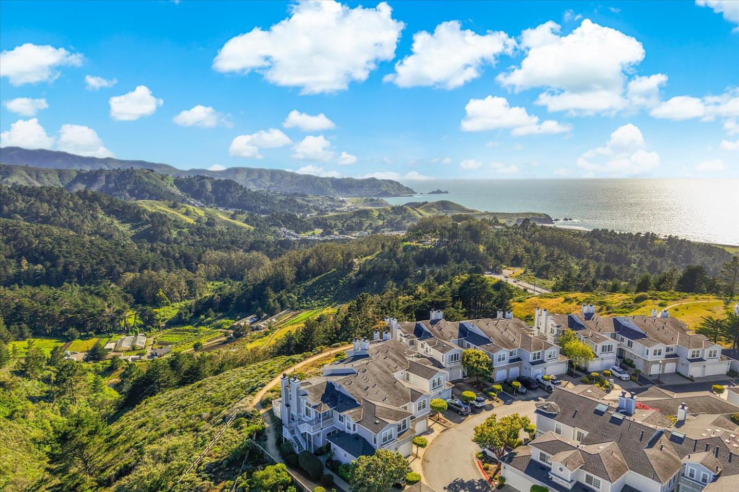 Detail Gallery Image 50 of 52 For 129 Outlook Cir, Pacifica,  CA 94044 - 3 Beds | 2 Baths