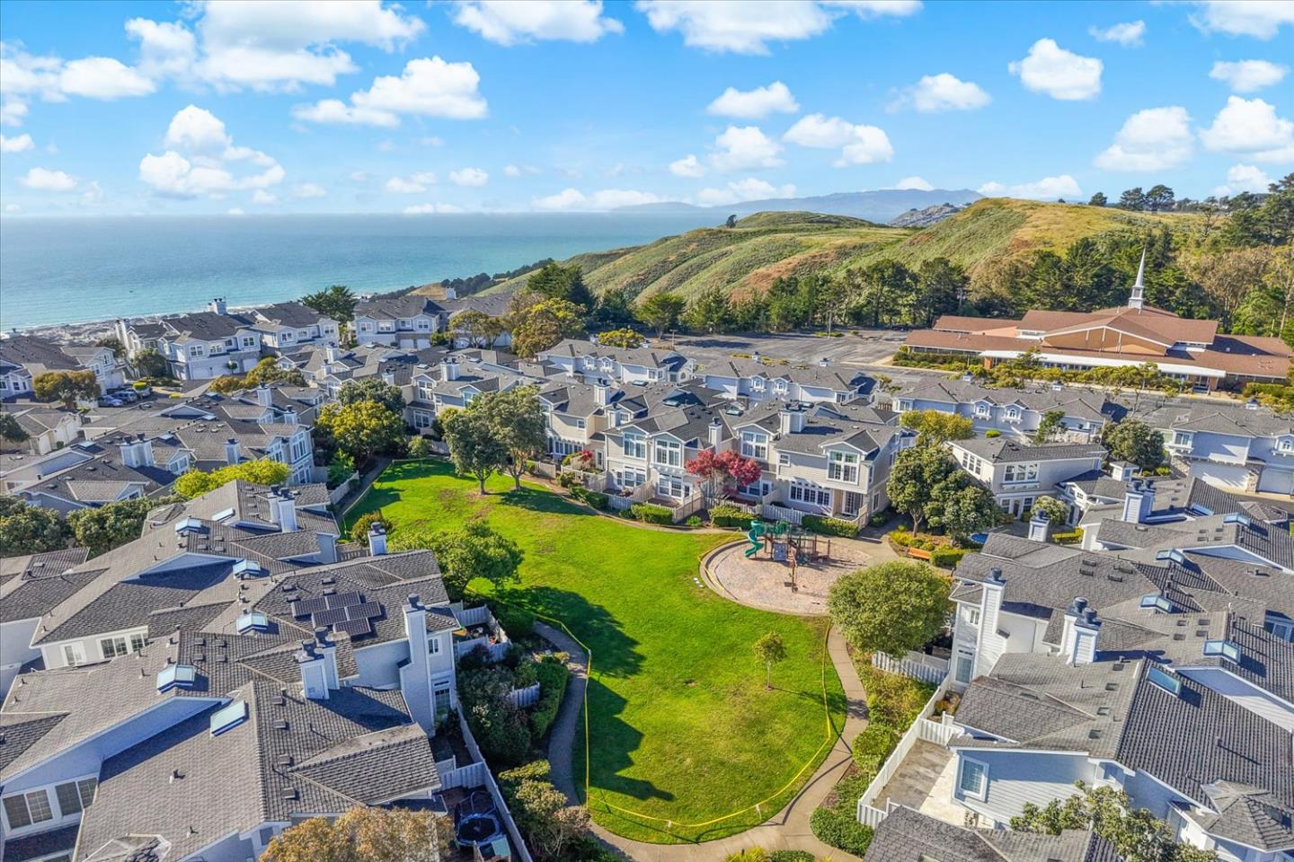 Detail Gallery Image 51 of 52 For 129 Outlook Cir, Pacifica,  CA 94044 - 3 Beds | 2 Baths