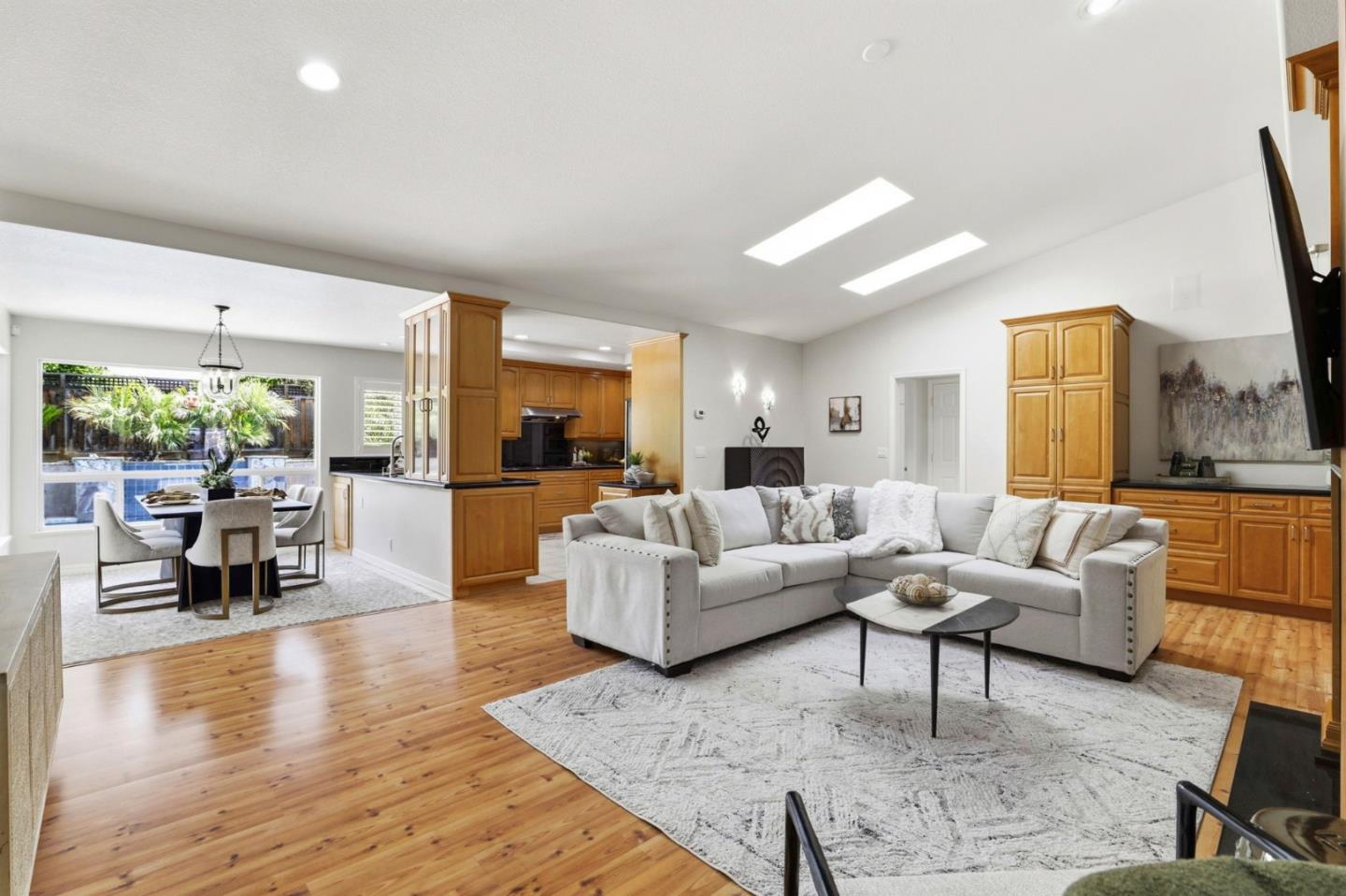 Detail Gallery Image 4 of 44 For 4122 Moonflower Ct, San Jose,  CA 95135 - 3 Beds | 2 Baths