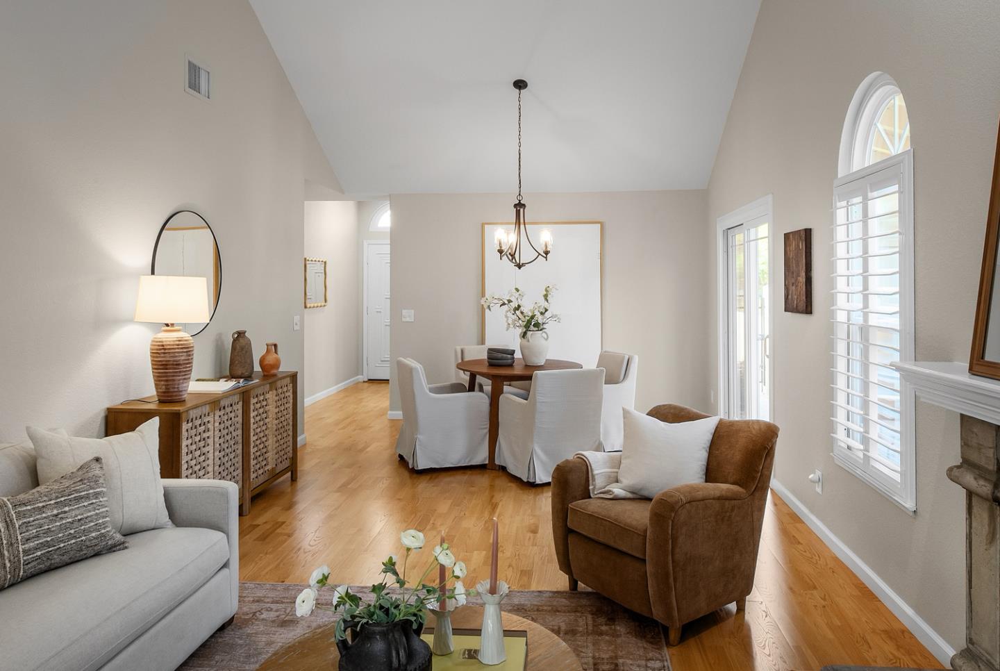 Detail Gallery Image 11 of 35 For 1103 Ana Privada, Mountain View,  CA 94040 - 3 Beds | 2 Baths