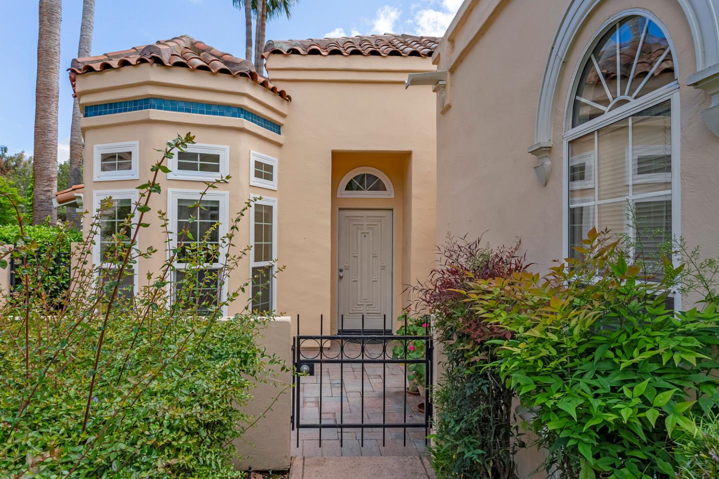 Detail Gallery Image 2 of 35 For 1103 Ana Privada, Mountain View,  CA 94040 - 3 Beds | 2 Baths