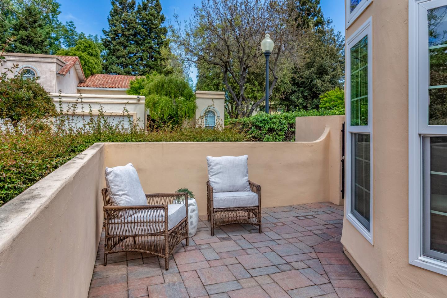 Detail Gallery Image 3 of 35 For 1103 Ana Privada, Mountain View,  CA 94040 - 3 Beds | 2 Baths