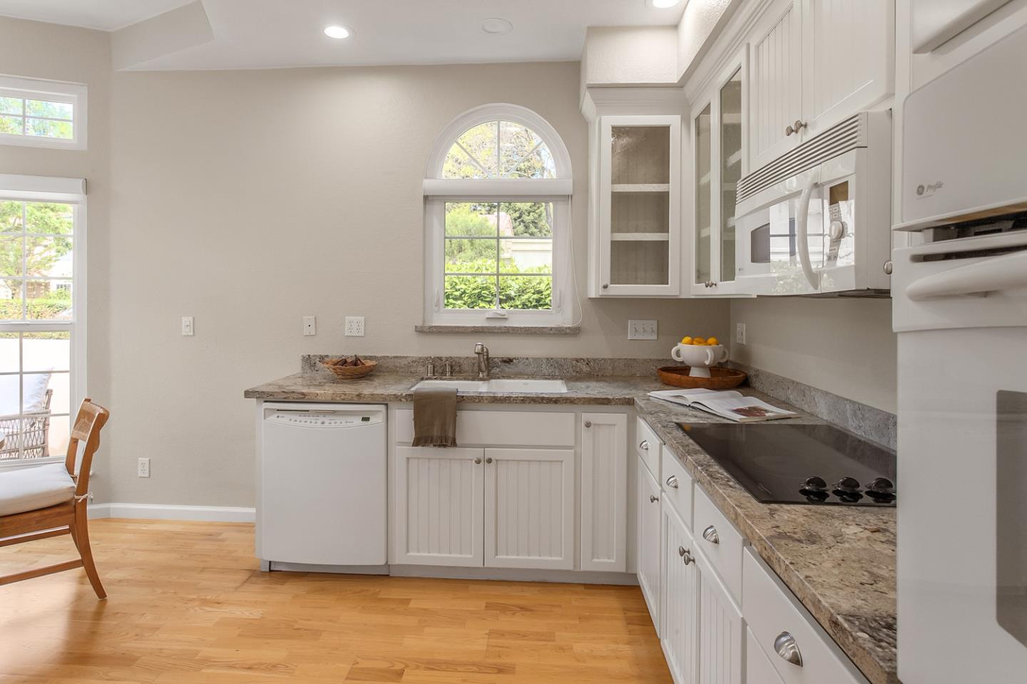 Detail Gallery Image 4 of 35 For 1103 Ana Privada, Mountain View,  CA 94040 - 3 Beds | 2 Baths