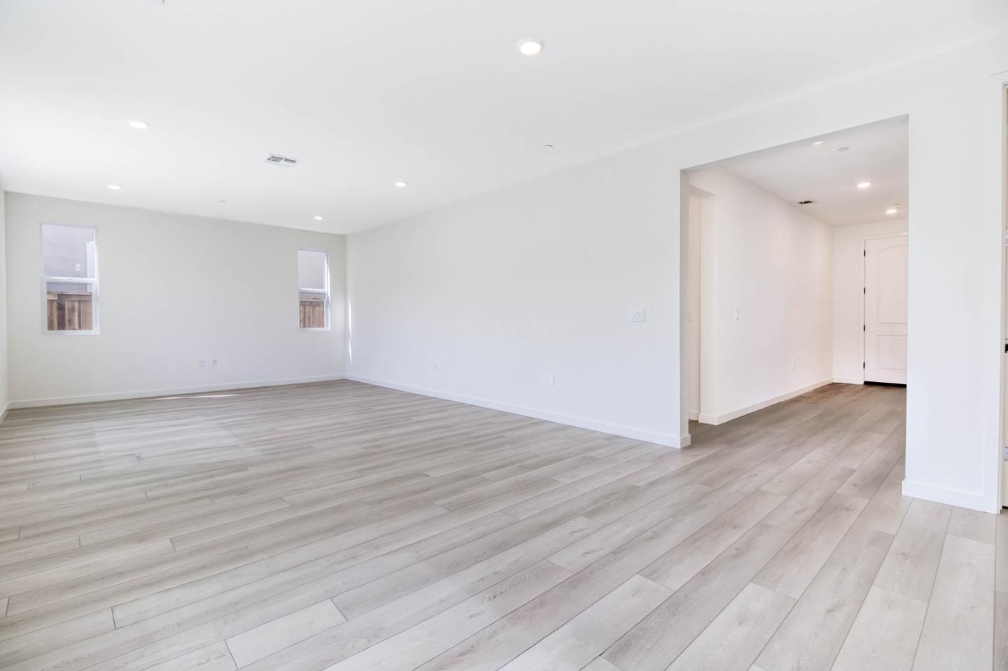 Detail Gallery Image 10 of 17 For Address Not Disclosed, Lathrop,  CA 95330 - 4 Beds | 3 Baths