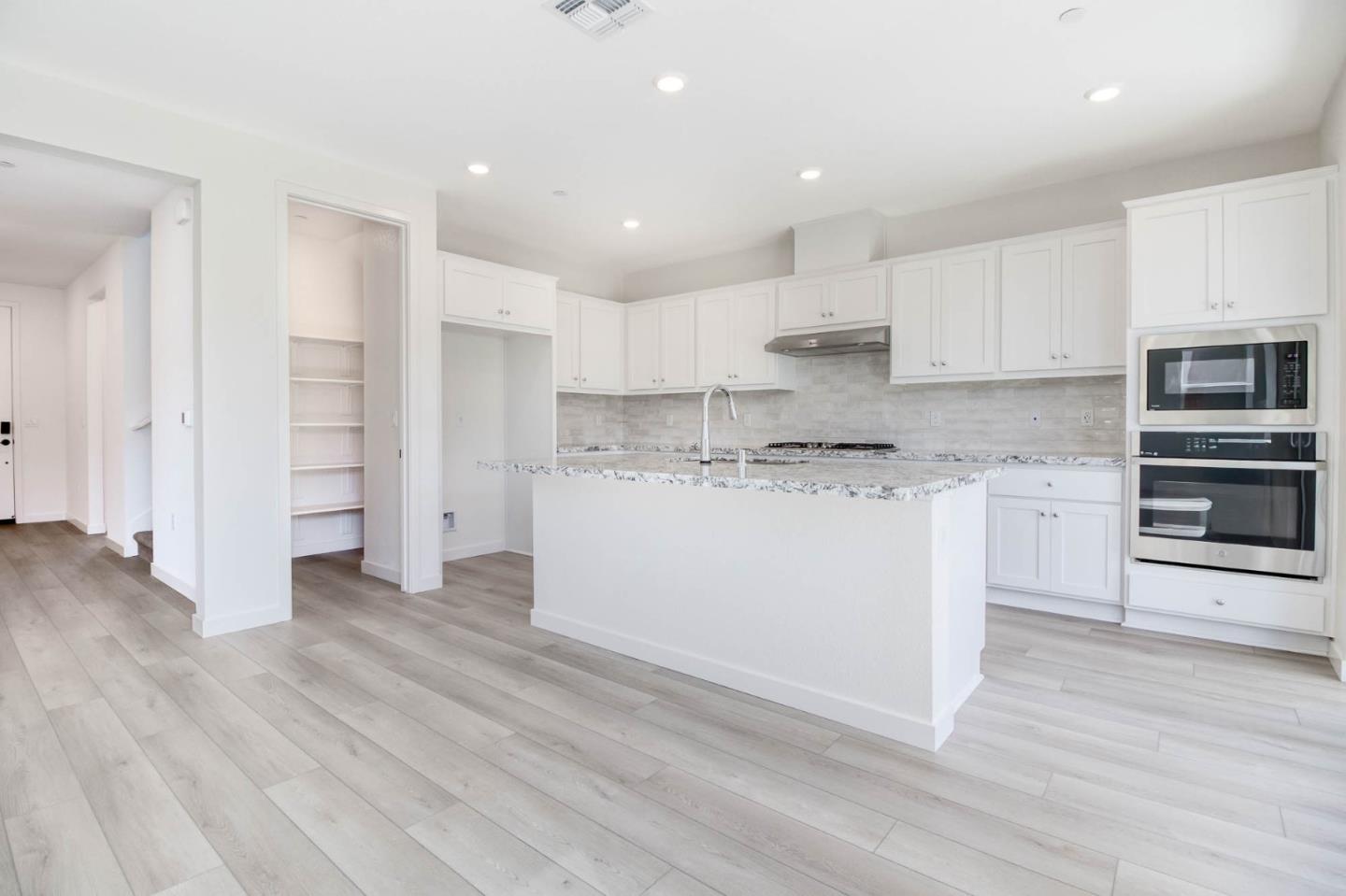 Detail Gallery Image 4 of 17 For Address Not Disclosed, Lathrop,  CA 95330 - 4 Beds | 3 Baths