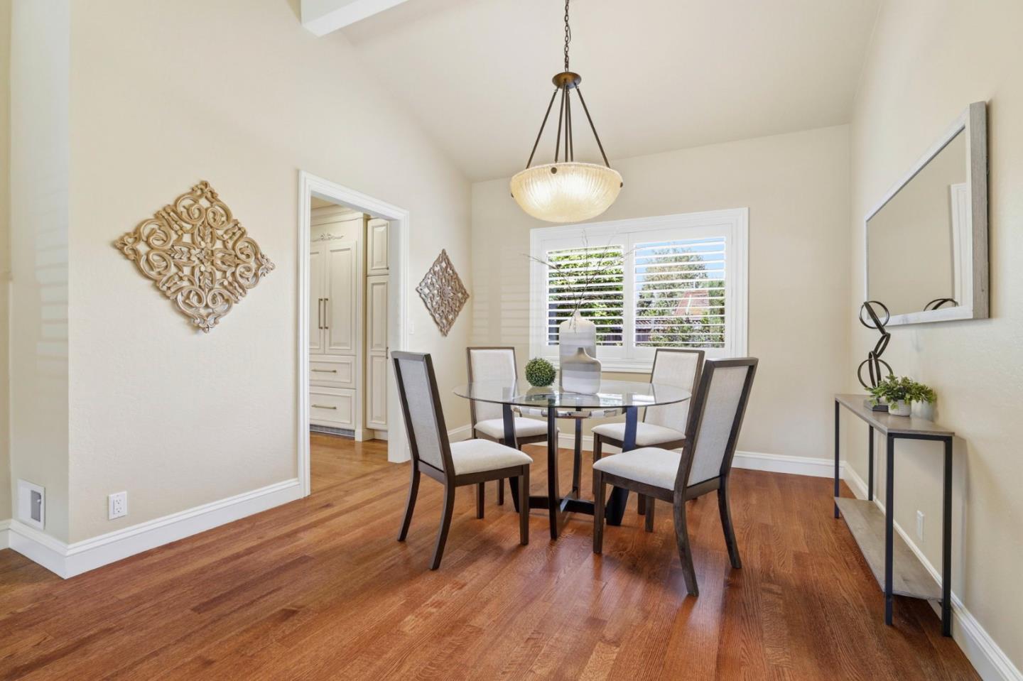 Detail Gallery Image 10 of 86 For 2777 Glorietta Cir, Santa Clara,  CA 95051 - 4 Beds | 2/1 Baths