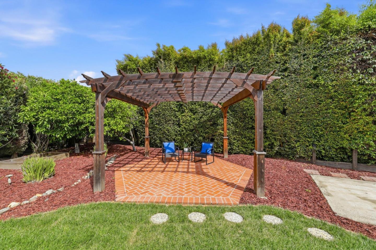 Detail Gallery Image 39 of 86 For 2777 Glorietta Cir, Santa Clara,  CA 95051 - 4 Beds | 2/1 Baths