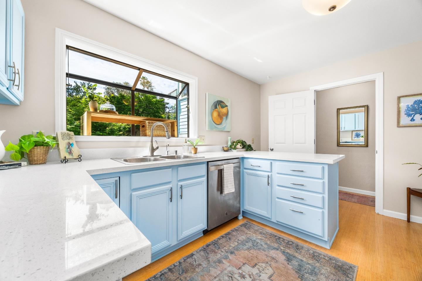 Detail Gallery Image 17 of 50 For 515 Chestnut St, Santa Cruz,  CA 95060 - 3 Beds | 2 Baths