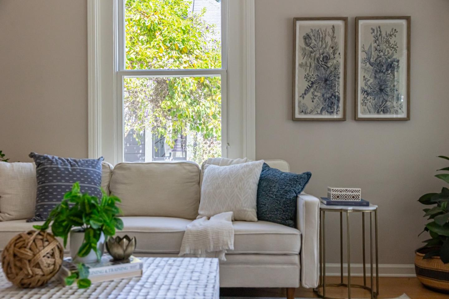 Detail Gallery Image 4 of 50 For 515 Chestnut St, Santa Cruz,  CA 95060 - 3 Beds | 2 Baths