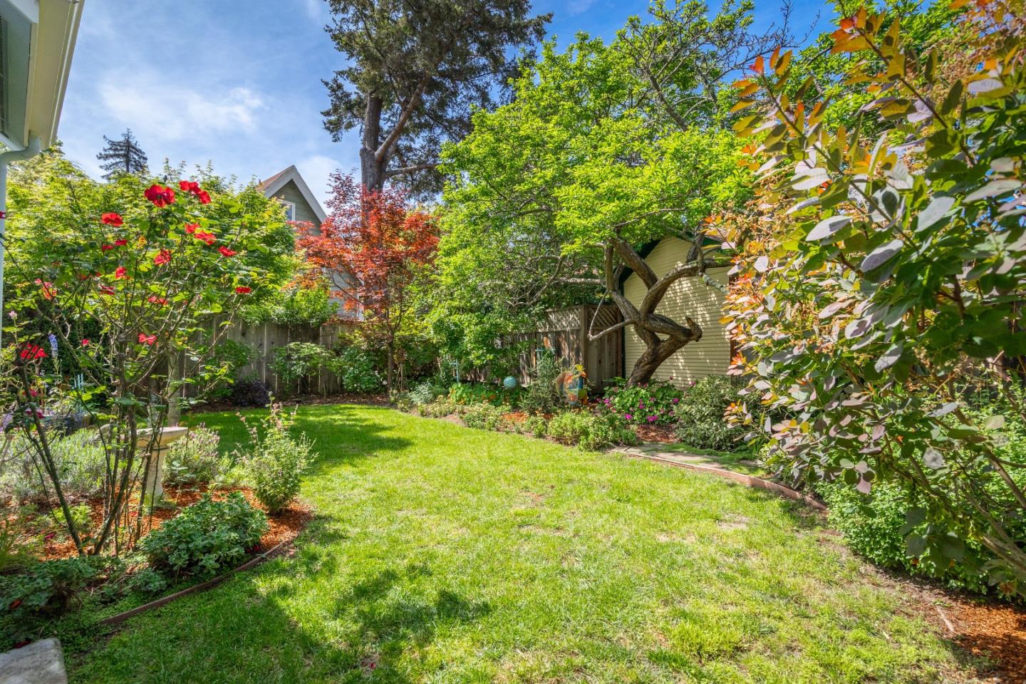 Detail Gallery Image 8 of 50 For 515 Chestnut St, Santa Cruz,  CA 95060 - 3 Beds | 2 Baths