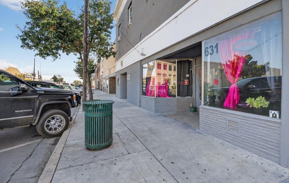 Detail Gallery Image 5 of 14 For 631 I St, Los Banos,  CA 93635 - – Beds | – Baths