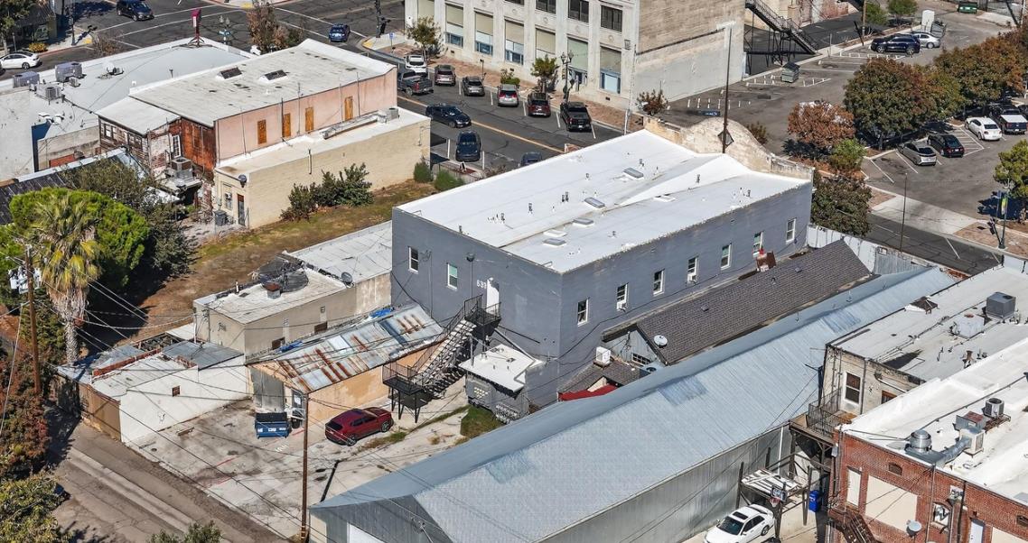 Detail Gallery Image 9 of 14 For 631 I St, Los Banos,  CA 93635 - – Beds | – Baths