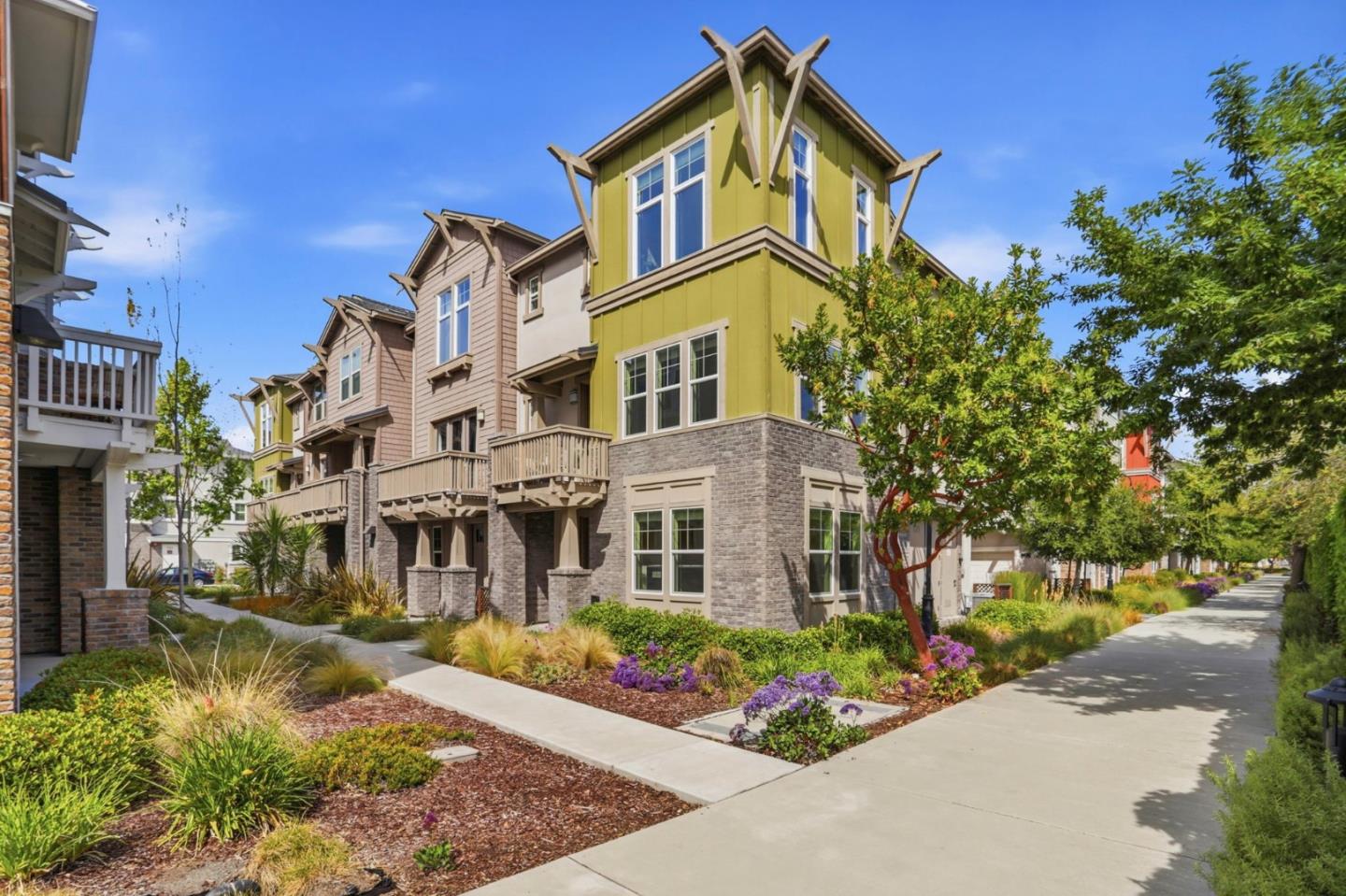 Detail Gallery Image 2 of 34 For 816 Julian Ter #5,  Sunnyvale,  CA 94085 - 4 Beds | 3/1 Baths