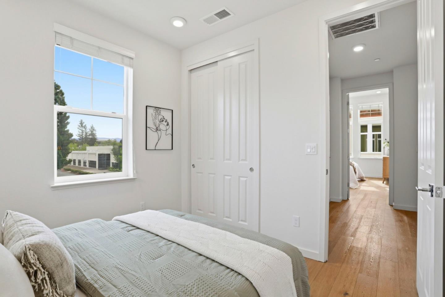 Detail Gallery Image 20 of 34 For 816 Julian Ter #5,  Sunnyvale,  CA 94085 - 4 Beds | 3/1 Baths
