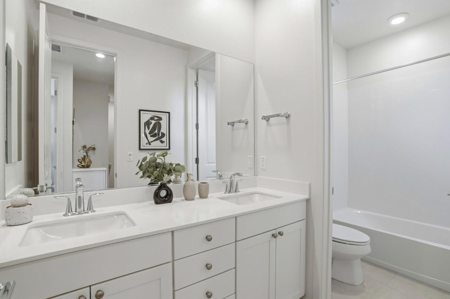 Detail Gallery Image 21 of 34 For 816 Julian Ter #5,  Sunnyvale,  CA 94085 - 4 Beds | 3/1 Baths